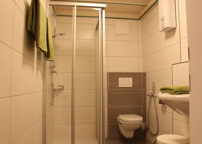 إليسا كابرون