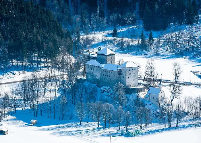 شقة إليسا كابرون