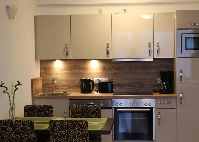 شقة إليسا كابرون