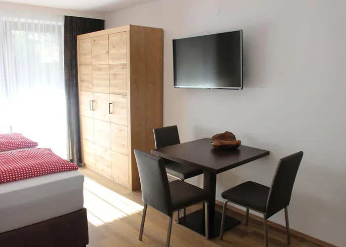 إليسا كابرون