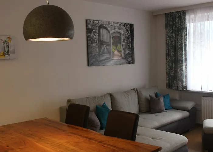 إليسا شقة كابرون