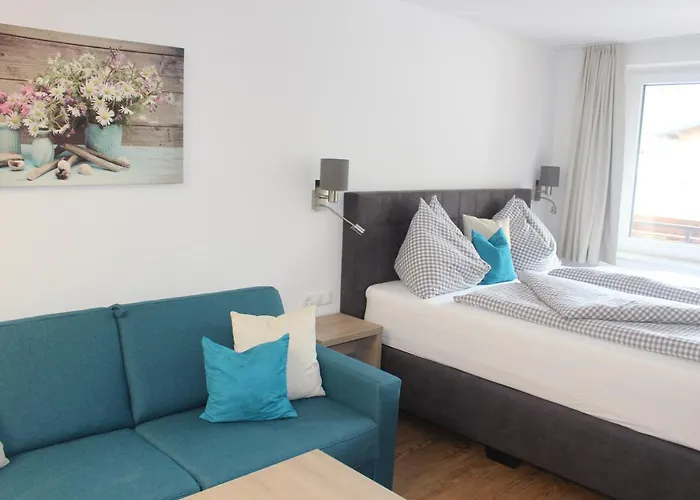 شقة إليسا كابرون