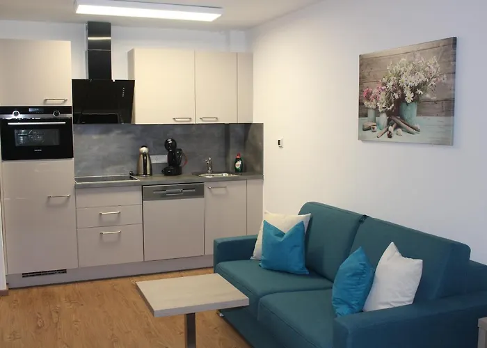 إليسا كابرون